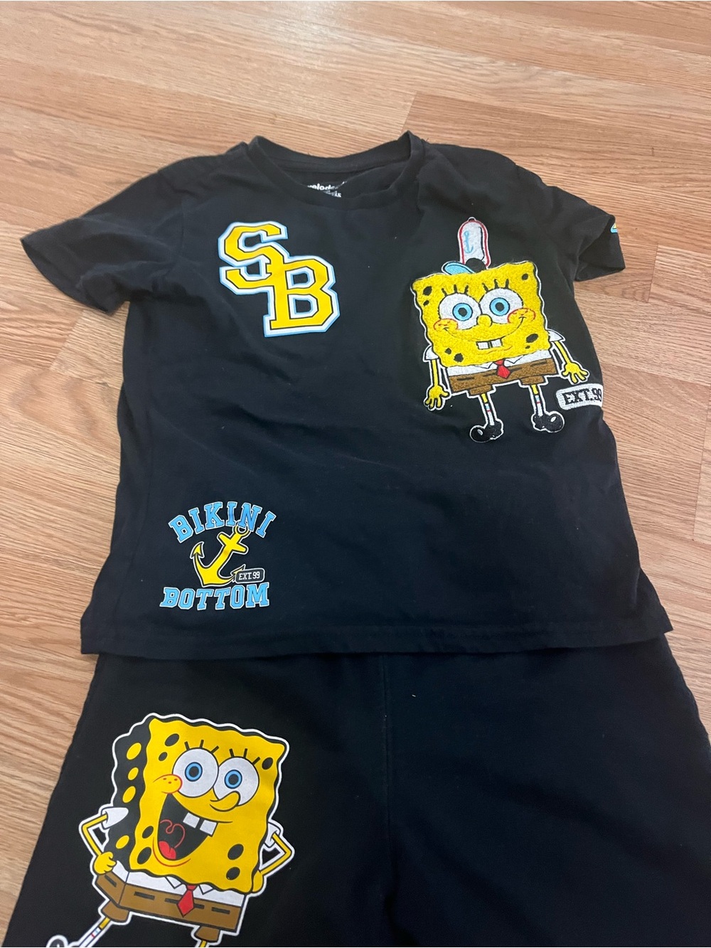 Nickelodeon Black Tee with Yellow & Blue SpongeBob Patch Size 8 Boys